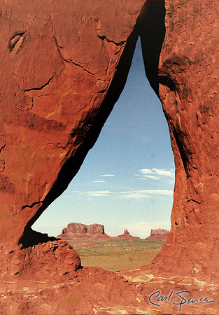 Teardrop Arch - Monument Valley
